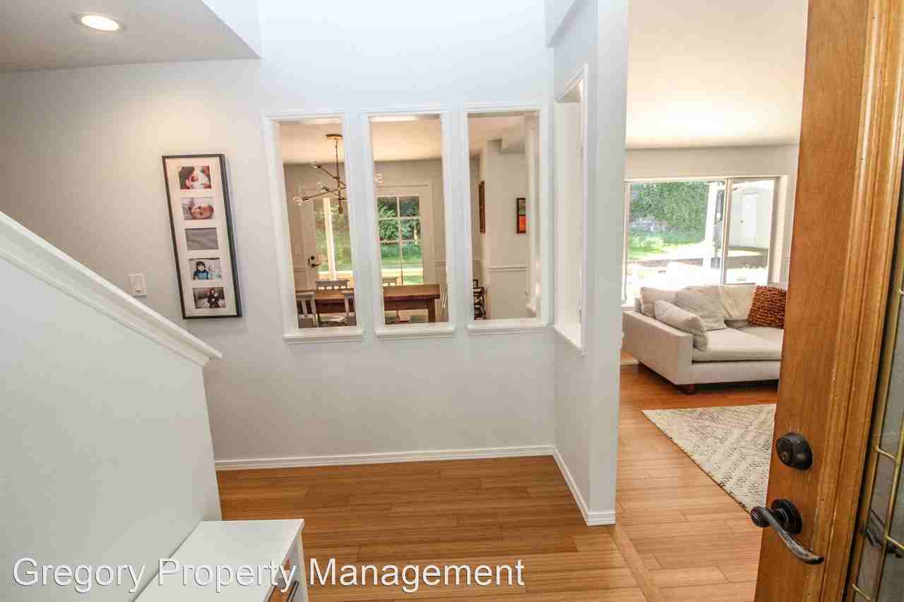 1002 215th St Se - Photo 3 of 28