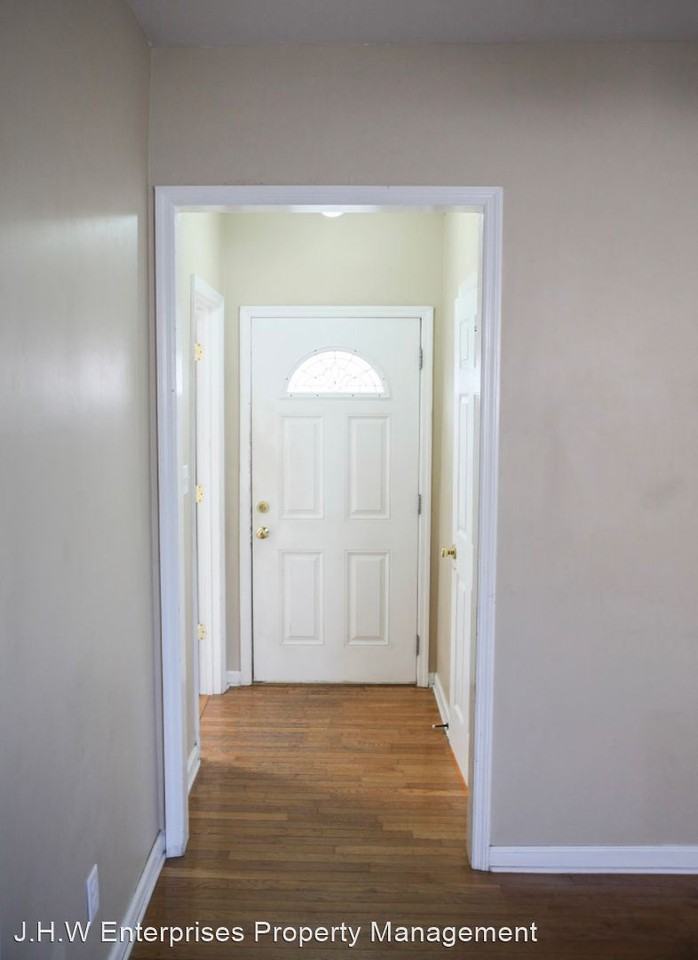 24 S Tracy Street - Photo 3 of 20