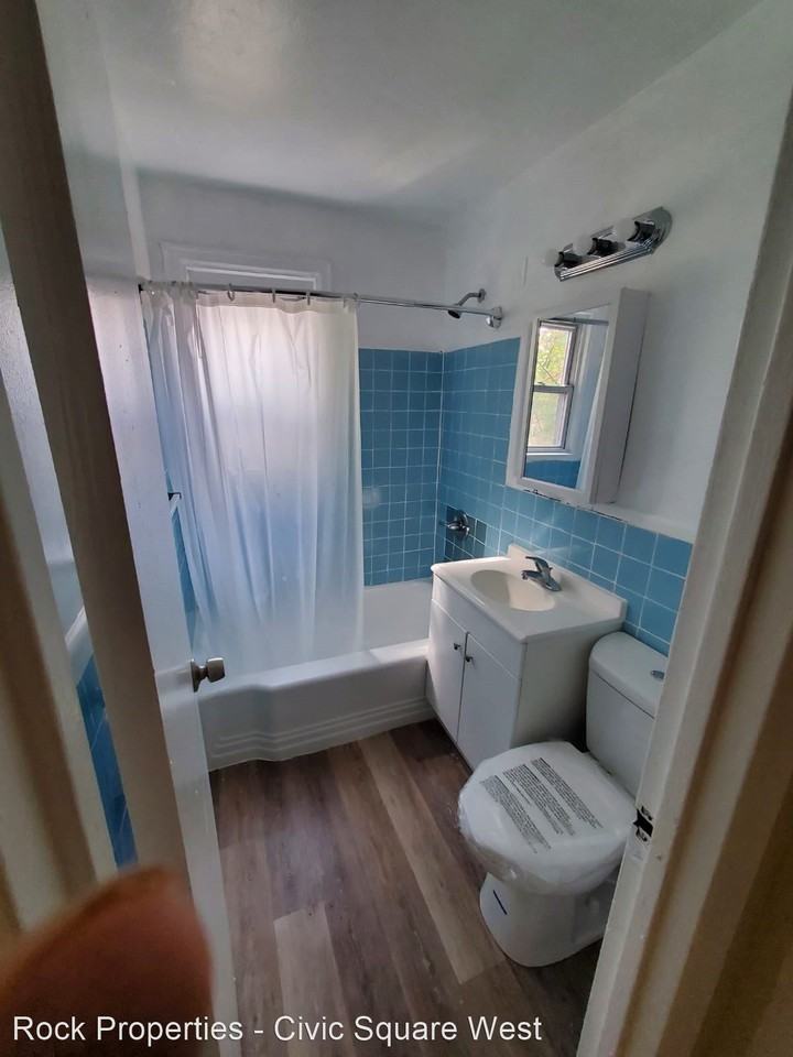 45 Civic Square West - Photo 3 of 3