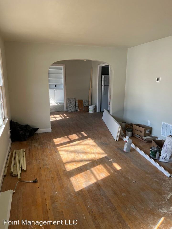 3243 Fleetwood Ave - Photo 2 of 9