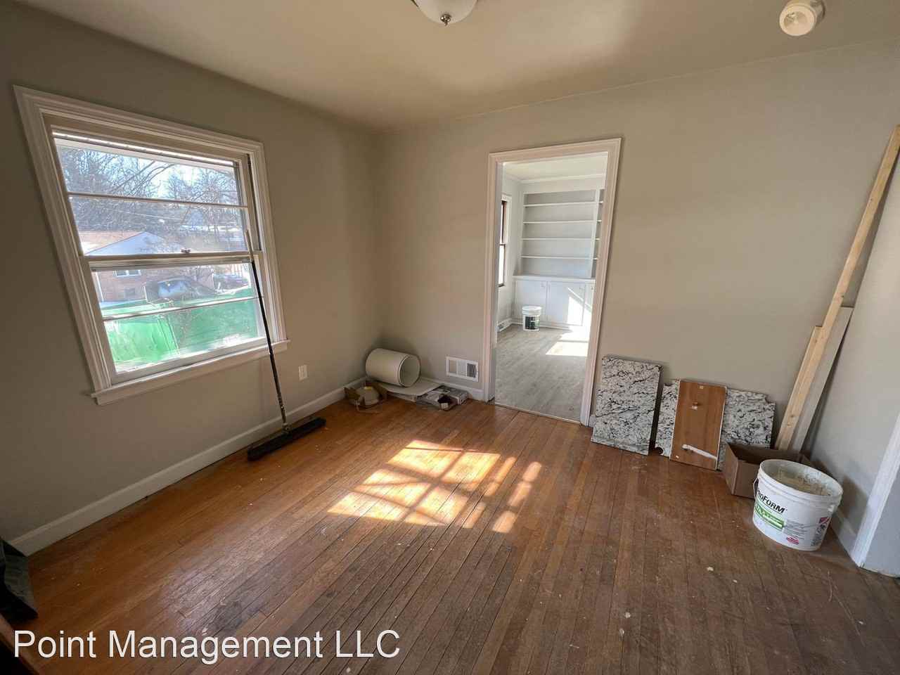 3243 Fleetwood Ave - Photo 3 of 9