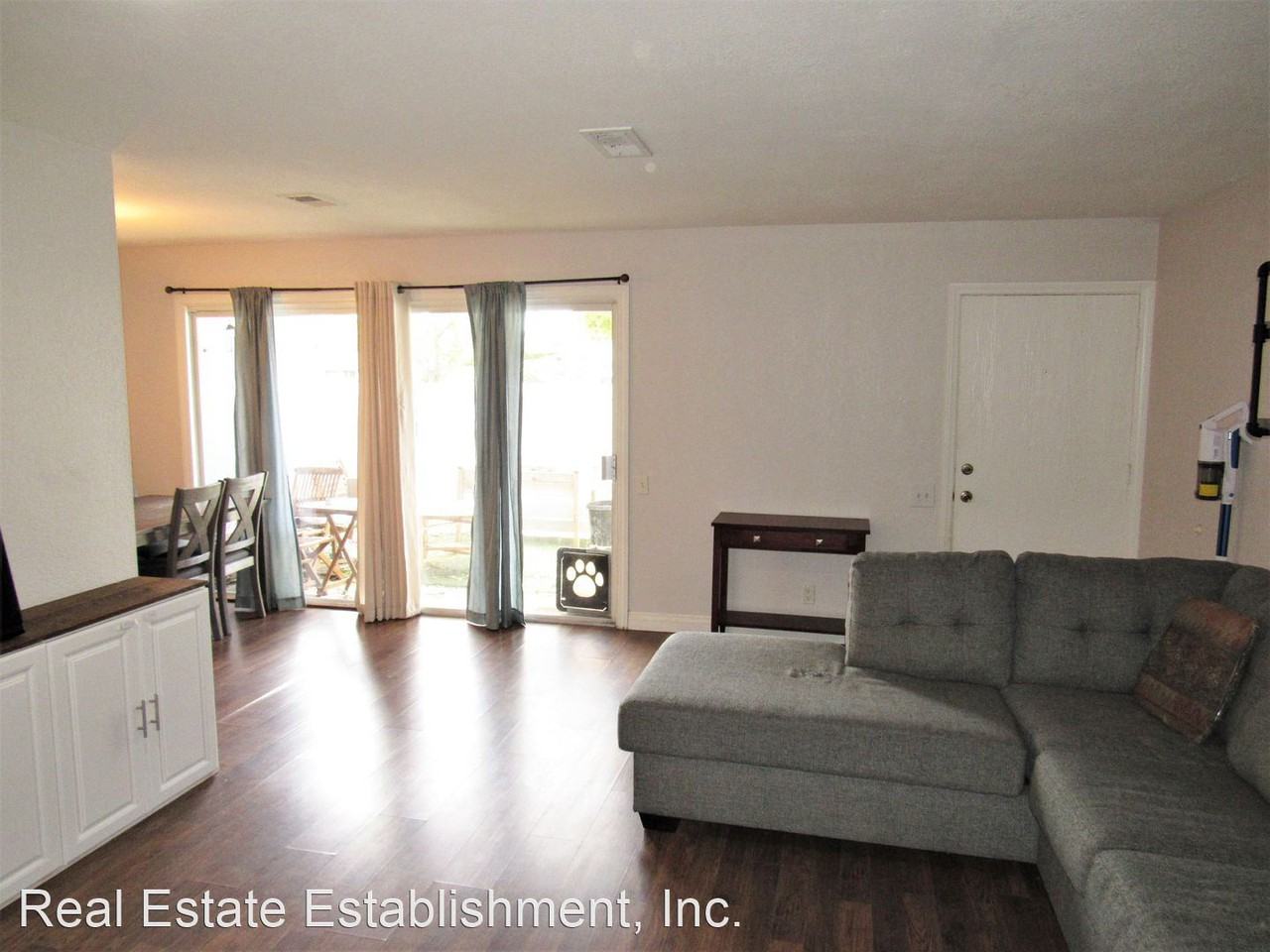 20327 Cranberry Ln #43 - Photo 2 of 7