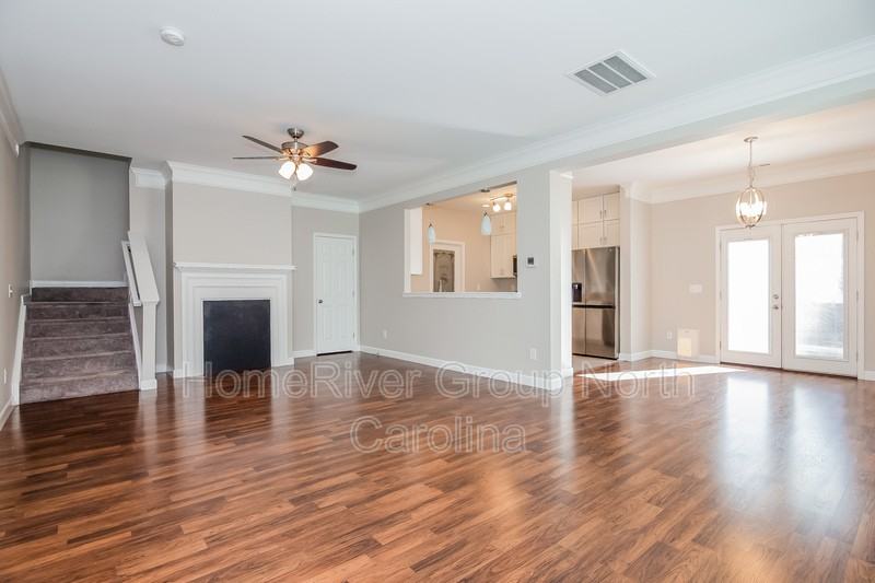 1014 Black Oak Dr - Photo 2 of 16