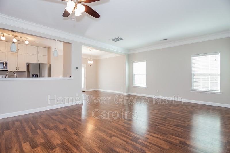 1014 Black Oak Dr - Photo 3 of 16