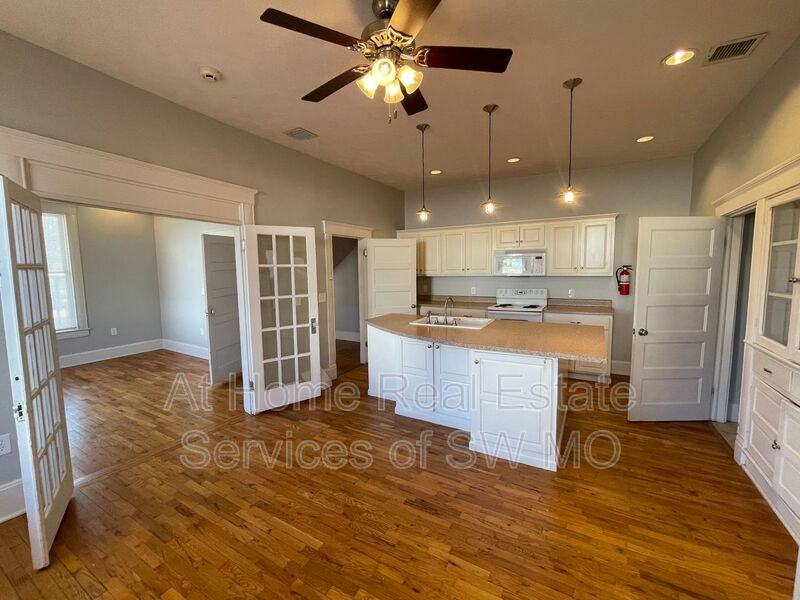 769 South Ave #C - Photo 2 of 8