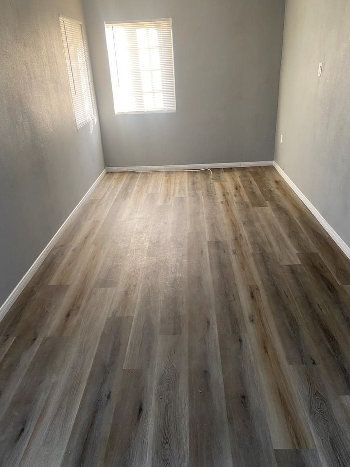 738 N G St - Photo 5 of 19