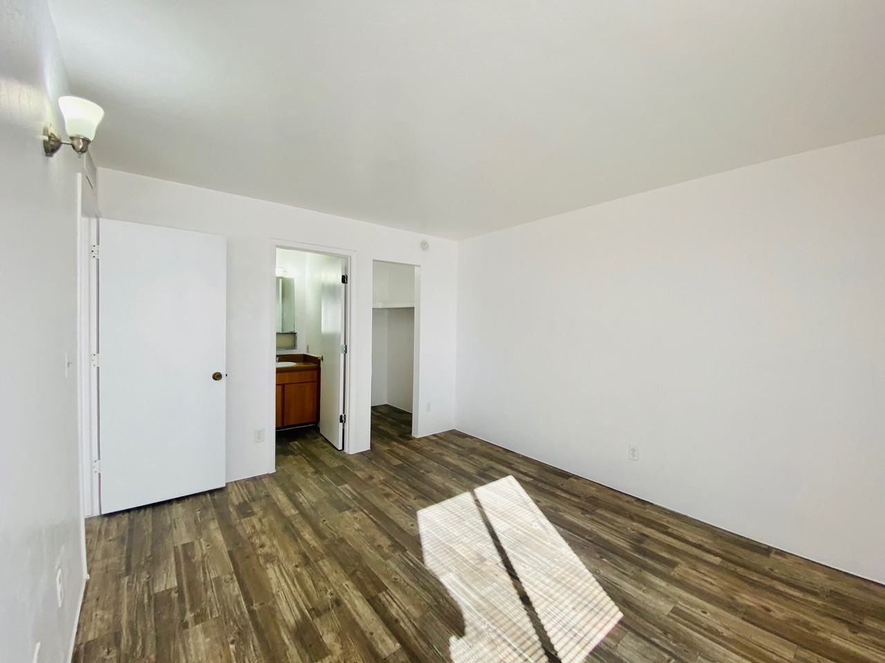3050 N 2nd Ave - Photo 3 of 23