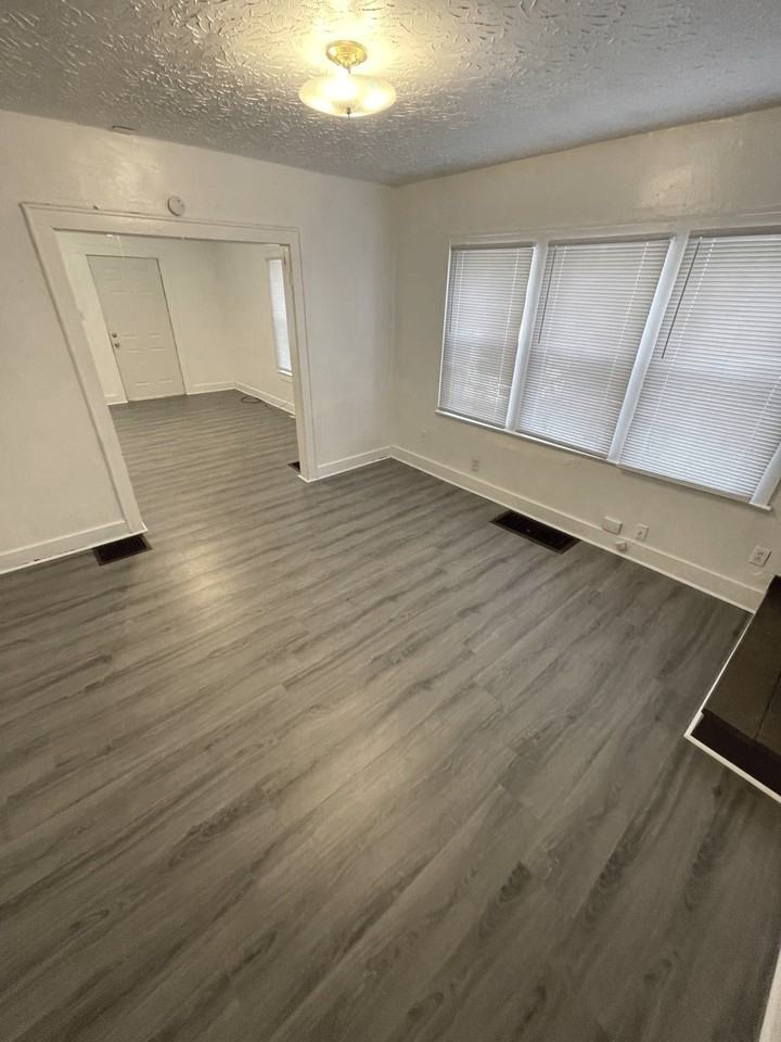 1410 S 19th St - Photo 3 of 16