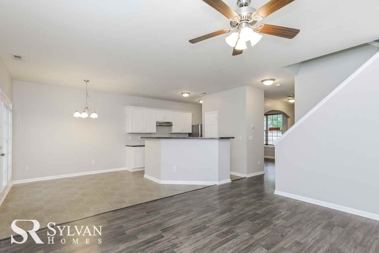 3825 Fircrest Dr - Photo 3 of 14