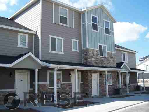 680 S 250 W St - Photo 2 of 11