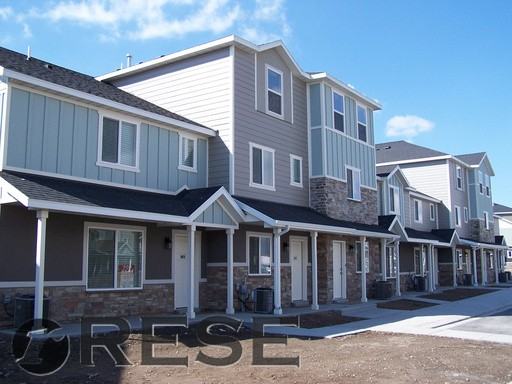 680 S 250 W St - Photo 3 of 11