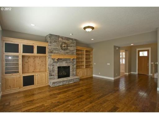 6484 McDuff Ct - Photo 3 of 16