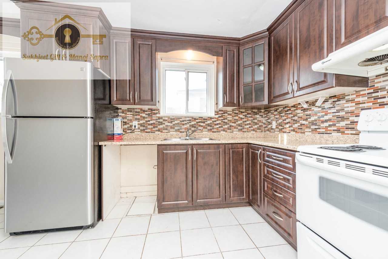 Mallbridge Cres - Photo 4 of 14