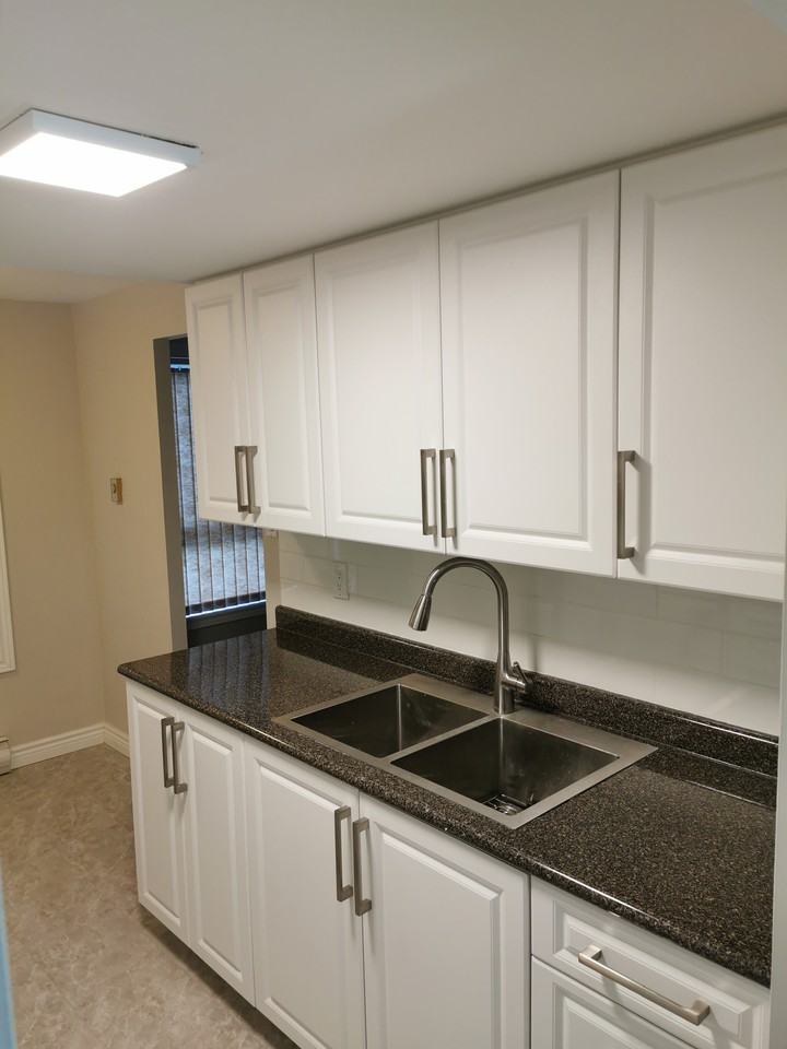 53 Taunton Road East - Photo 2 of 22