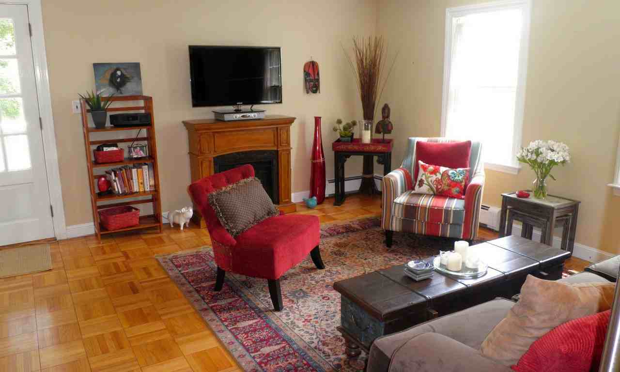 1361 Sudbury Rd - Photo 2 of 13