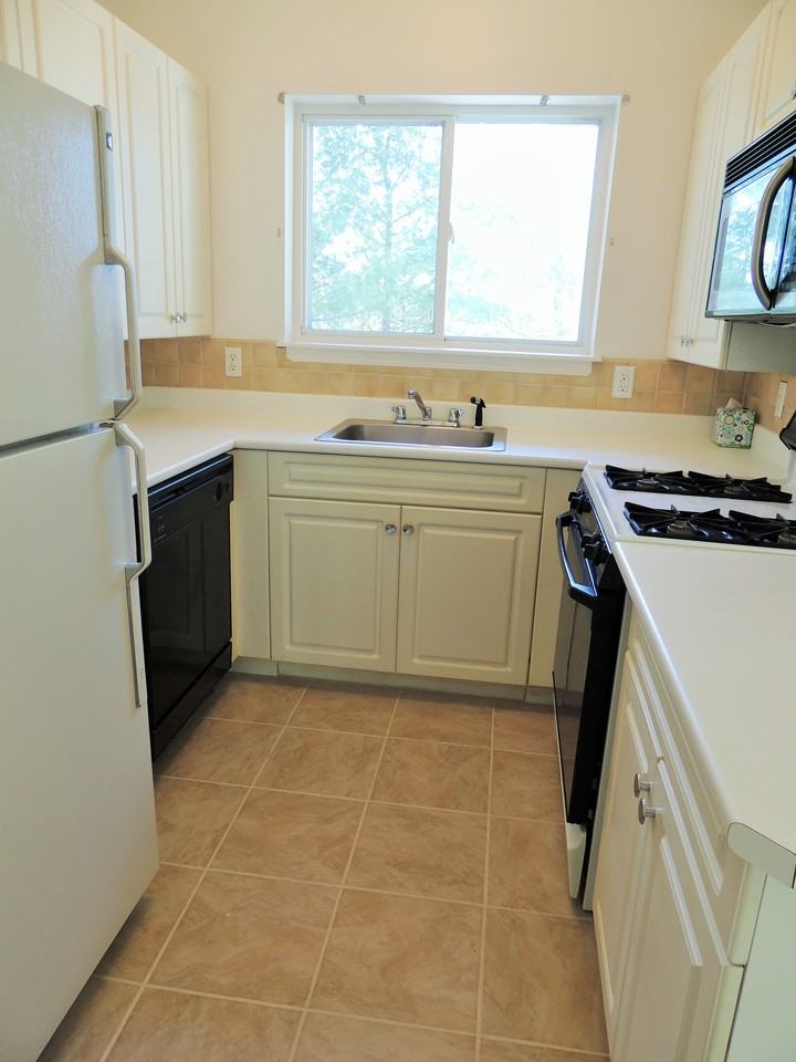 1210 Brittany Dr - Photo 3 of 13