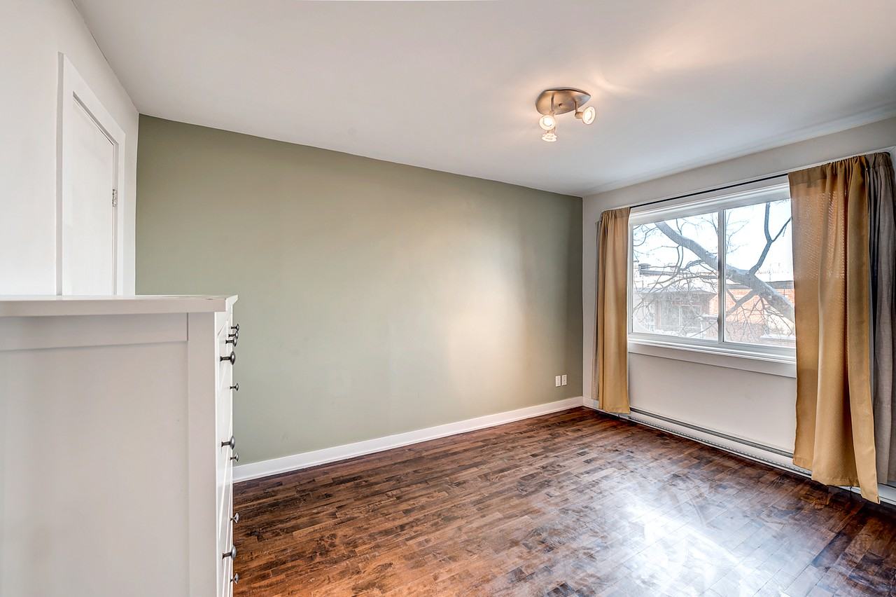 2415 Rue Parthenais #6 - Photo 7 of 10