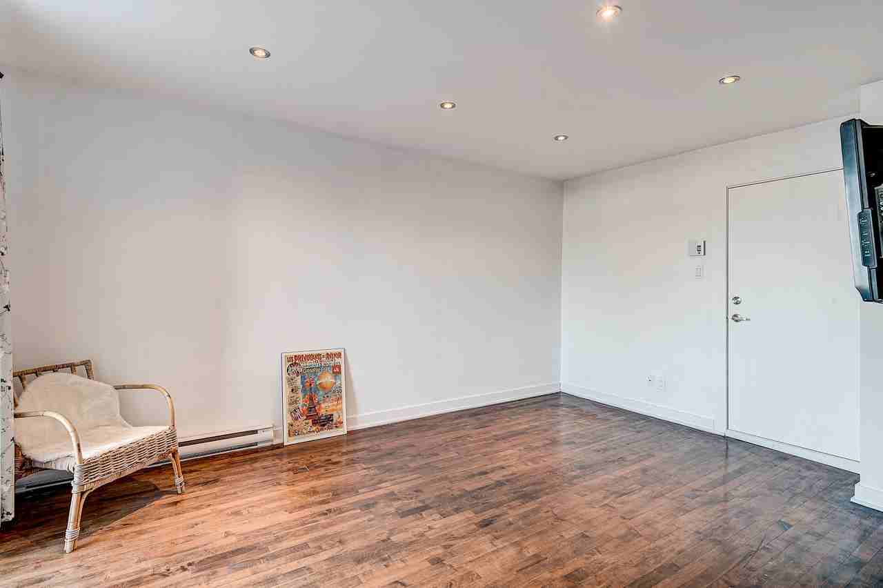 2415 Rue Parthenais #6 - Photo 6 of 10