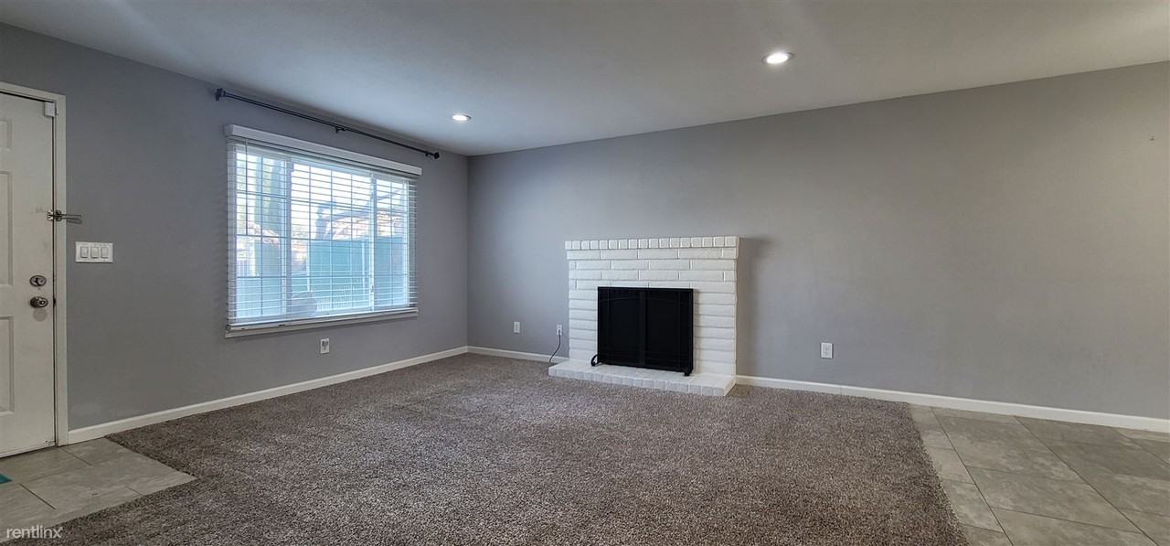 426 J St - Photo 2 of 13
