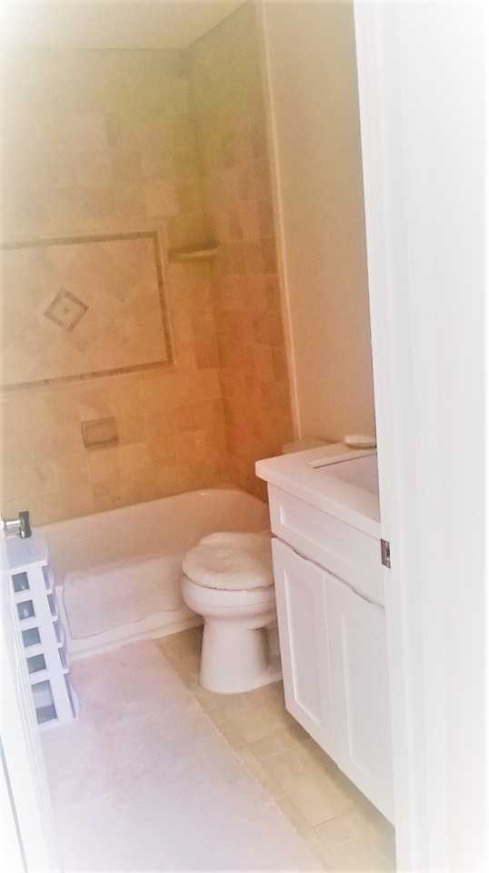 1040 North Gardner Street #6 - Photo 7 of 30