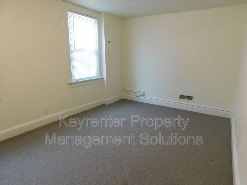 811 E Beverley St #B - Photo 4 of 32