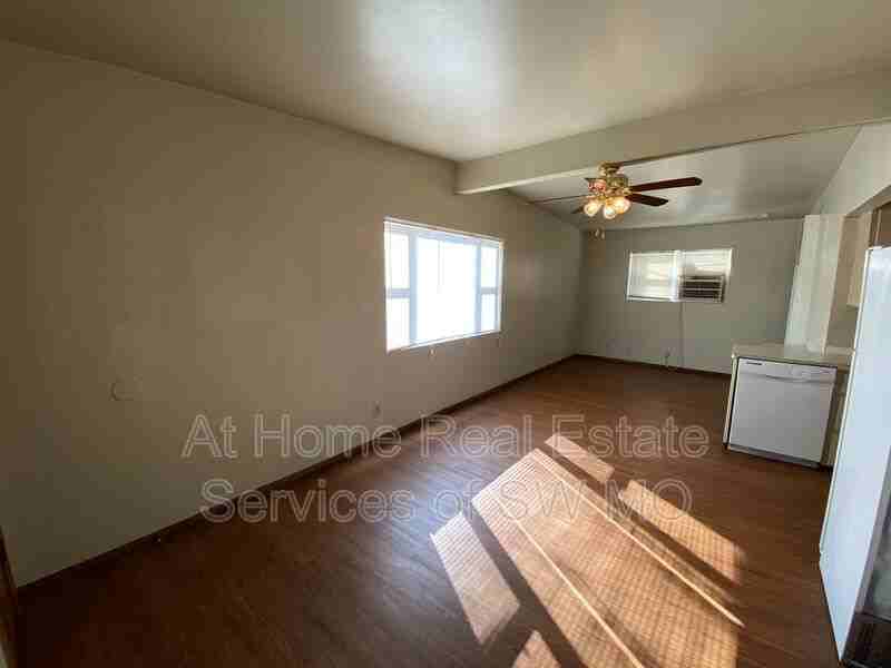 1832 S Sieger Dr - Photo 2 of 7