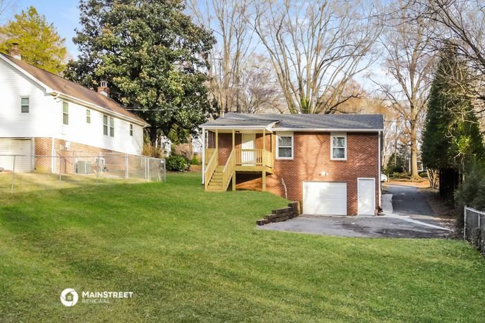 3416 Gladstone St - Photo 2 of 17