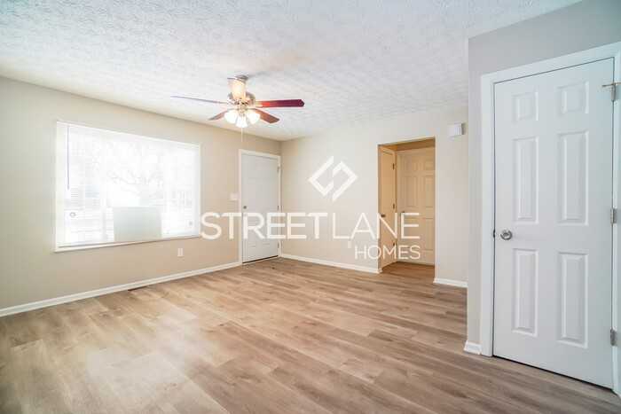 2825 Liberty Bell Ln - Photo 2 of 15