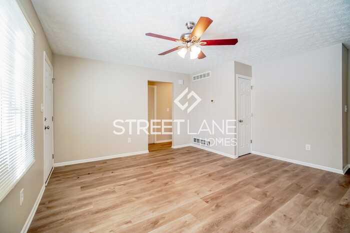 2825 Liberty Bell Ln - Photo 3 of 15