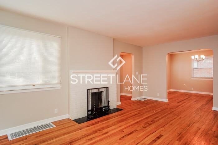 794 S Roys Ave - Photo 3 of 15