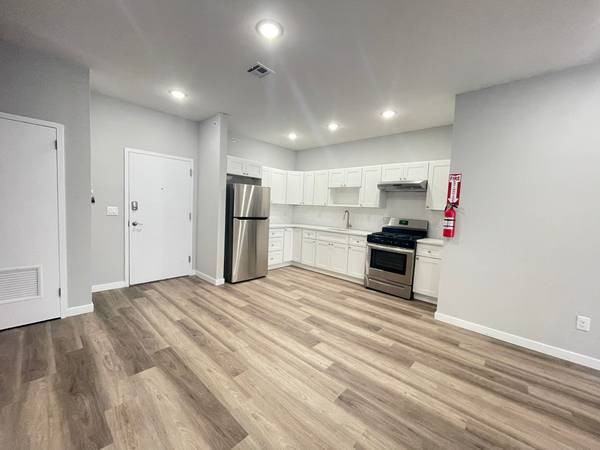 216 Spring Street - Photo 3 of 12