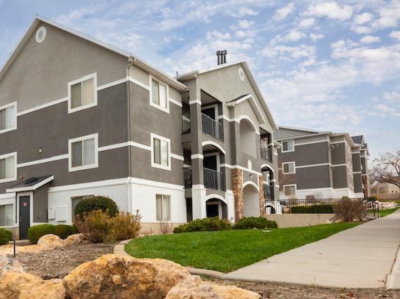 110 S Main St - Photo 3 of 14