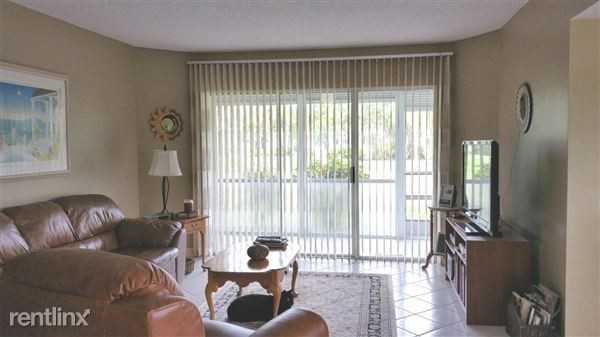 3661 Via Poinciana #116