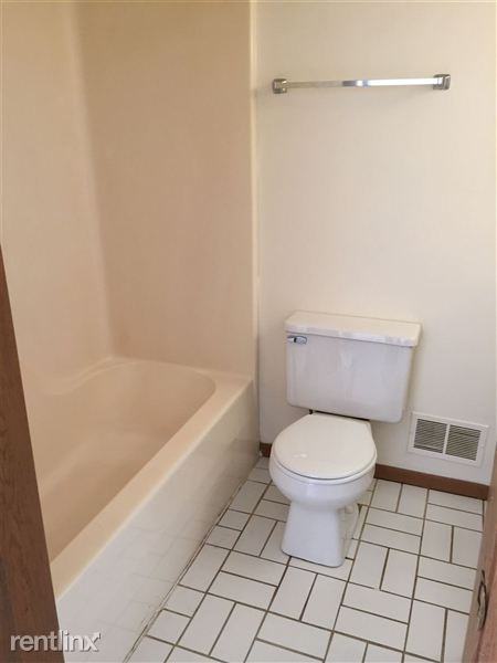 807 W Main St - Photo 3 of 5