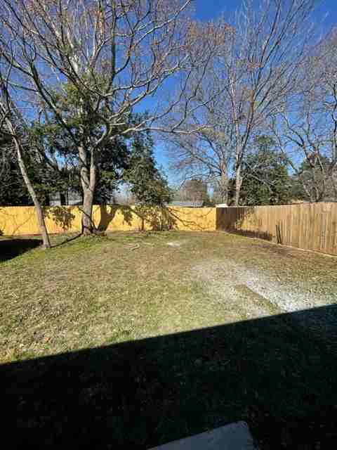 130 Camelot Pl - Photo 3 of 20