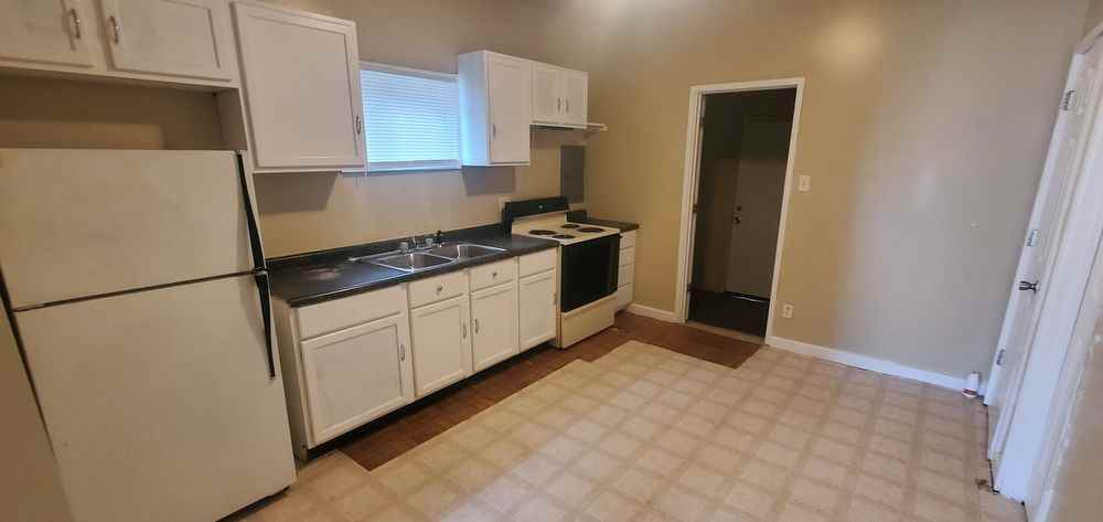 1736 Draper St - Photo 3 of 4