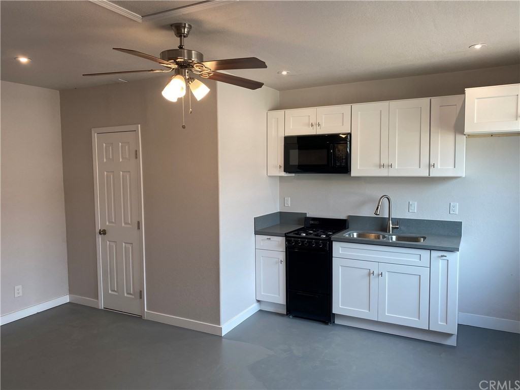 8251 Mission Blvd - Photo 2 of 4
