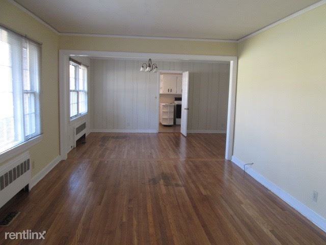 806 N Josephine Boyd St - Photo 2 of 10