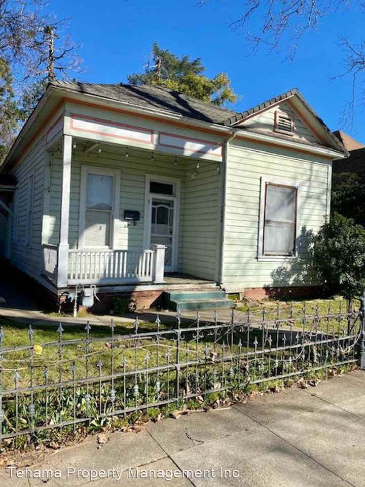 1044 Lincoln St - Photo 2 of 11