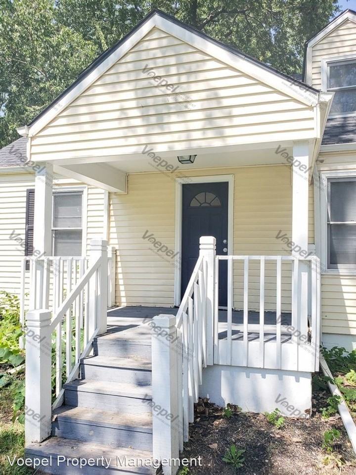 2010 Ne 37th Ter - Photo 3 of 18