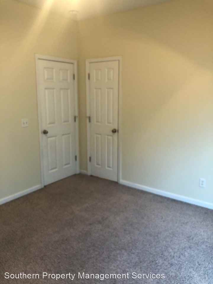 1117A Southbend Dr - Photo 3 of 32