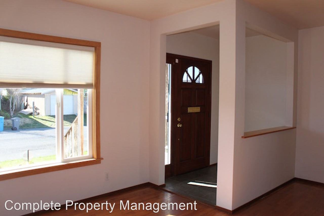 1023 Russ St - Photo 2 of 26