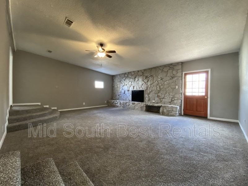 3312 University St - Photo 2 of 8