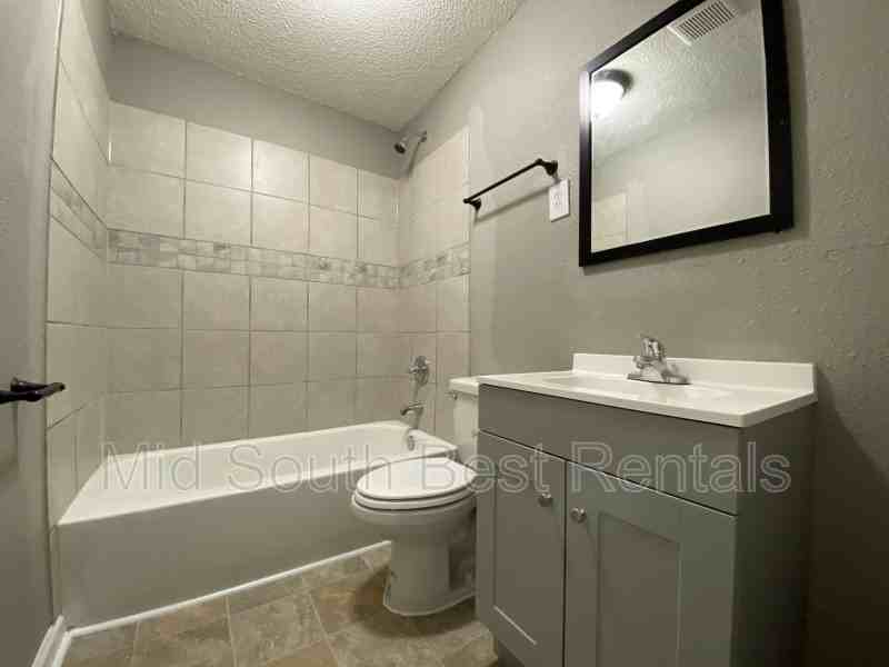 3312 University St - Photo 7 of 8