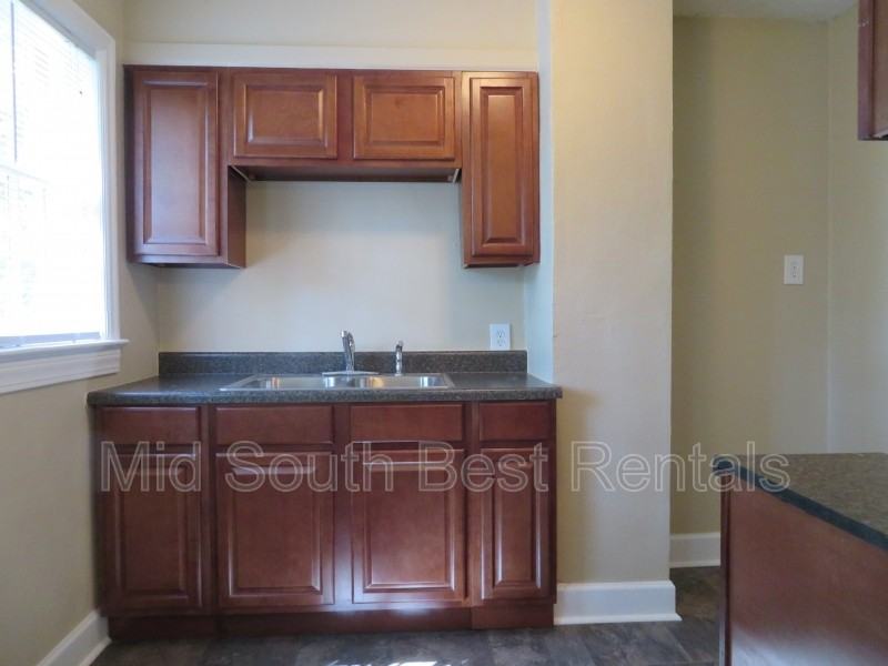 2461 Kimball Ave - Photo 3 of 7