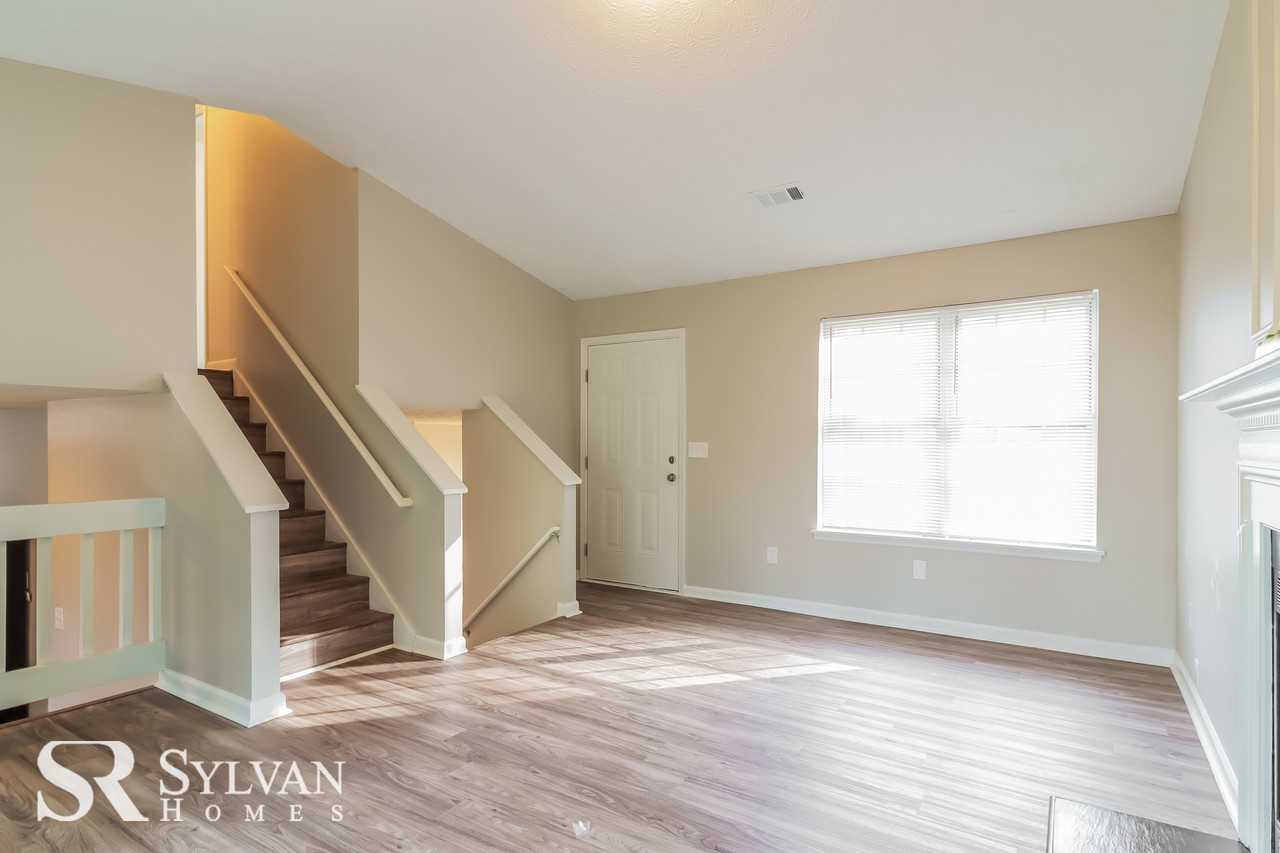 1600 Pin Oak Ln Se - Photo 2 of 14