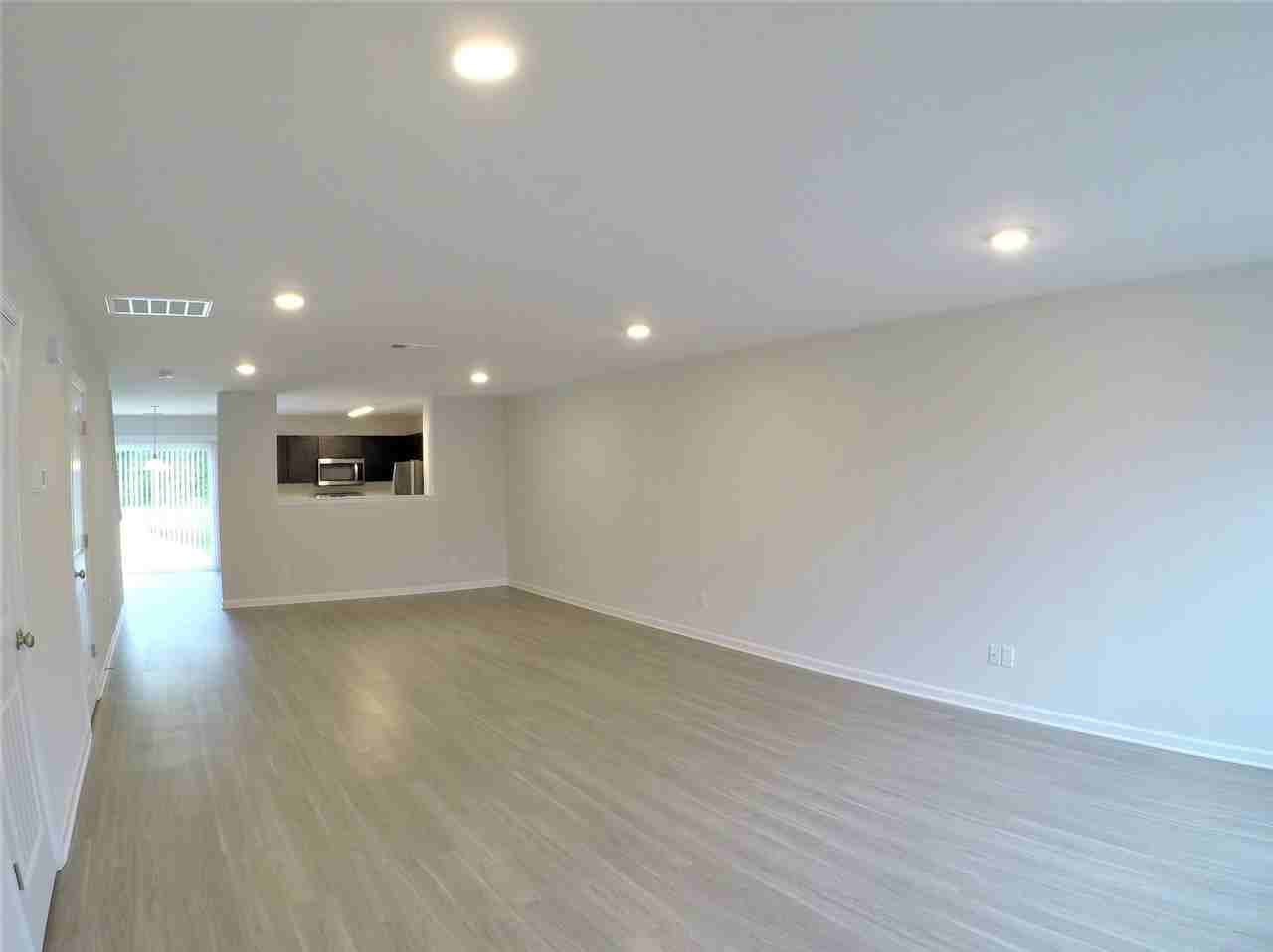 18 St Augustine Way - Photo 2 of 11