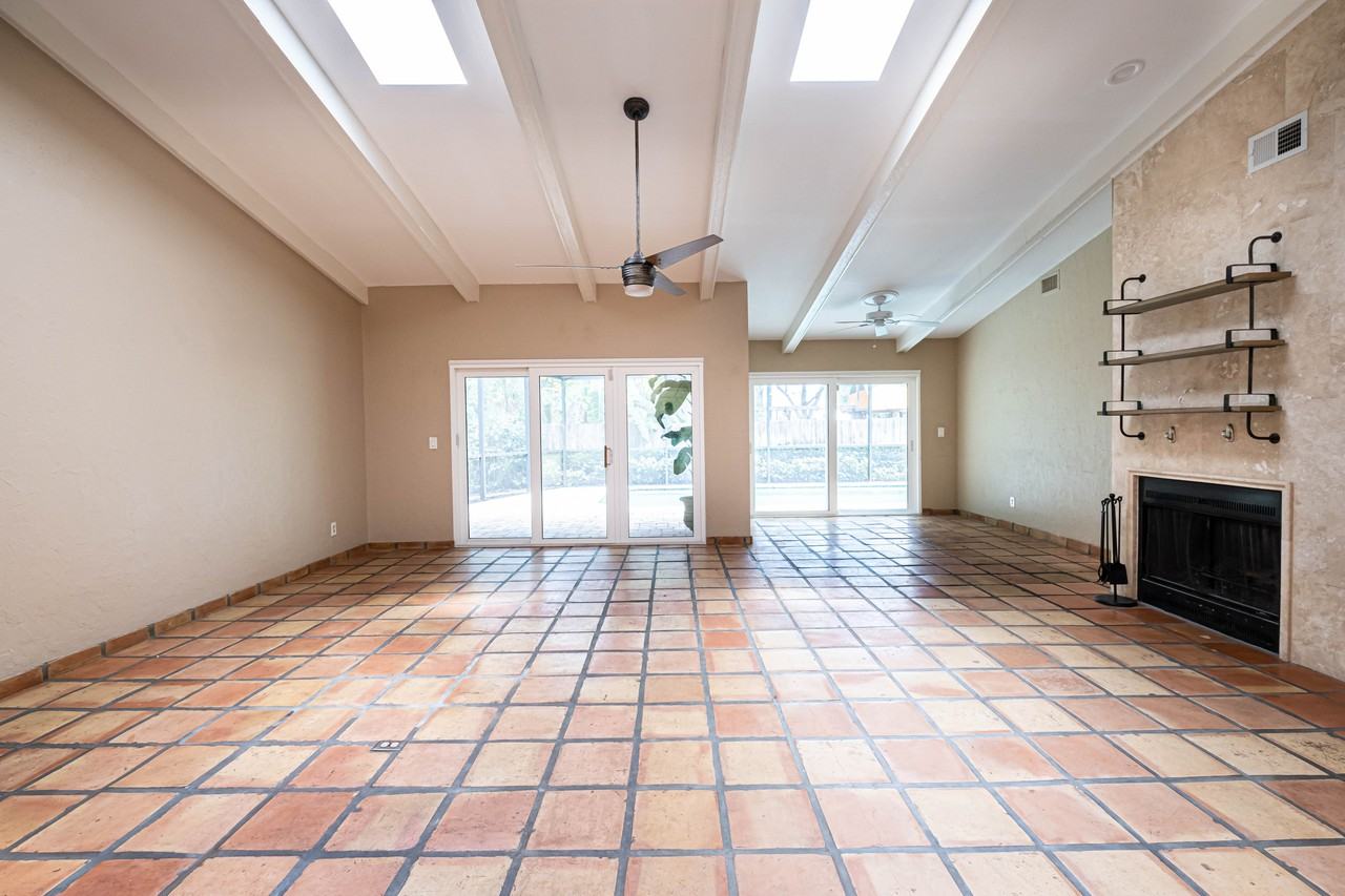 4711 W San Miguel St - Photo 3 of 16