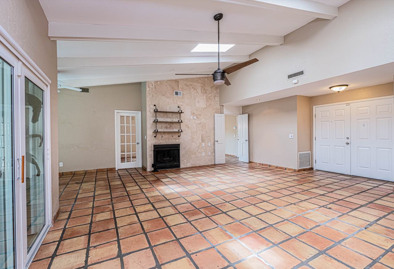 4711 W San Miguel St - Photo 4 of 16