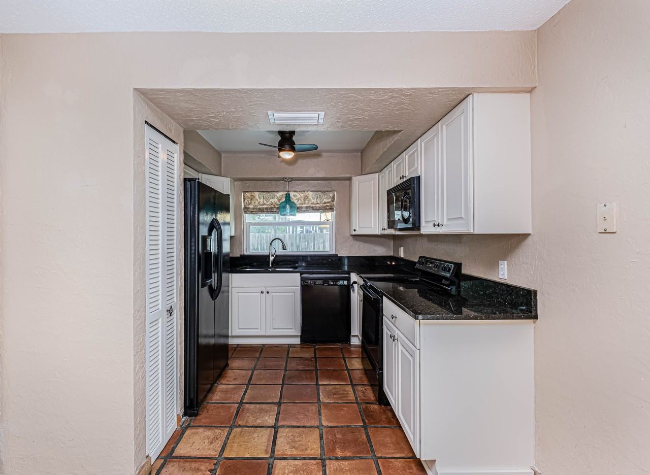 4711 W San Miguel St - Photo 7 of 16
